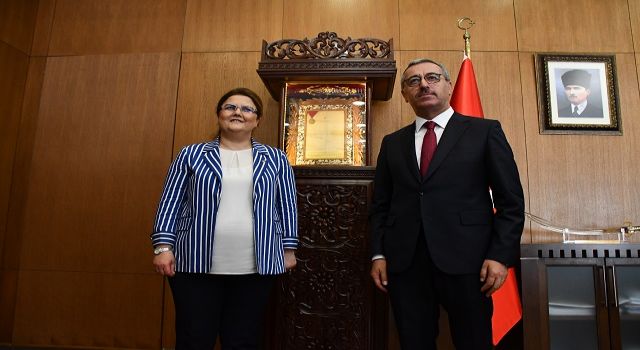 Aile ve Sosyal Hizmetler Bakanı Derya Yanık Şehrimizde