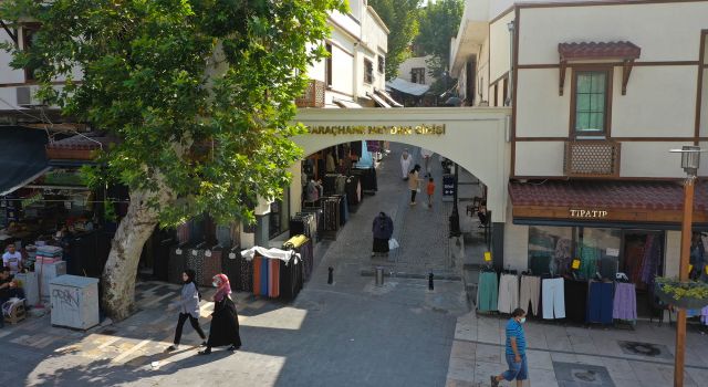 Tarihi Kapalı Çarşı’nın Yeni Cephesi Ortaya Çıkıyor