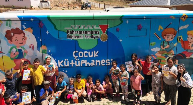 Büyükşehir’in Mobil Kütüphanesi Minik Misafirlerini Ağırladı