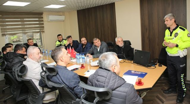 EMNİYET MÜDÜRLÜĞÜNDEN EMNİYET KEMERİ KULLANIMININ YAYGINLAŞTIRILMASI ÇALIŞMASI