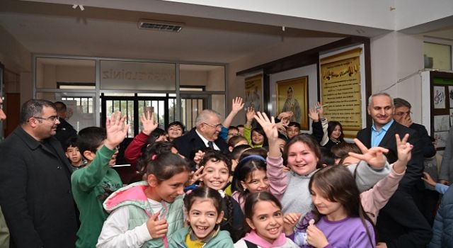 Başkan Mahçiçek, öğrencilerin sınav heyecanına ortak oldu