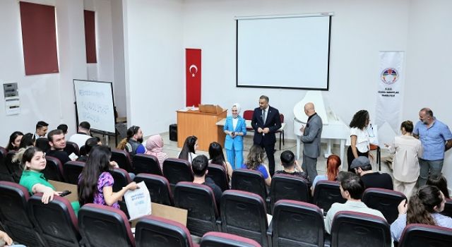 Başkan Toptaş, üniversite öğrencilerinin final heyecanına ortak oldu