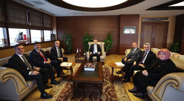 Kahramanmaraş Heyeti Başkentte Bakan Bak ve Tunç ile Bir Araya Geldi