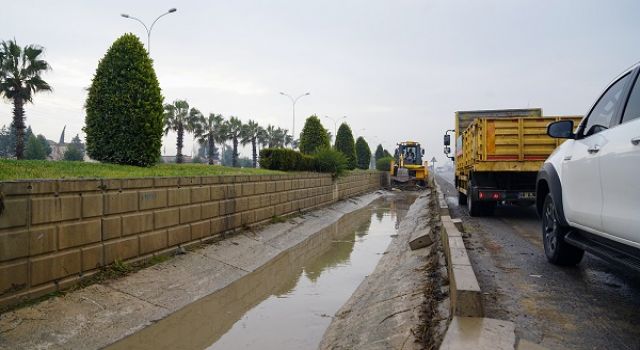 Büyükşehir’den Şehrin Ana Arterlerinde Temizlik