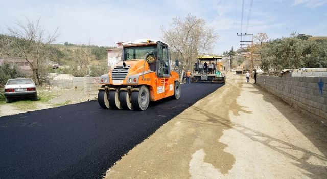 Büyükşehir Türkoğlu’nda Yolları Yeniliyor