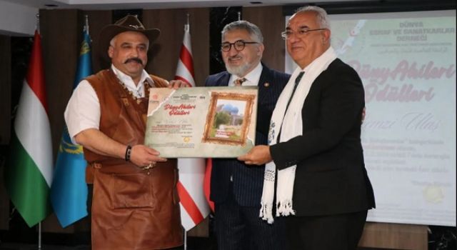 Dünya Ahileri Ödül Töreninde Remzi Usta Ödülünü Aldı