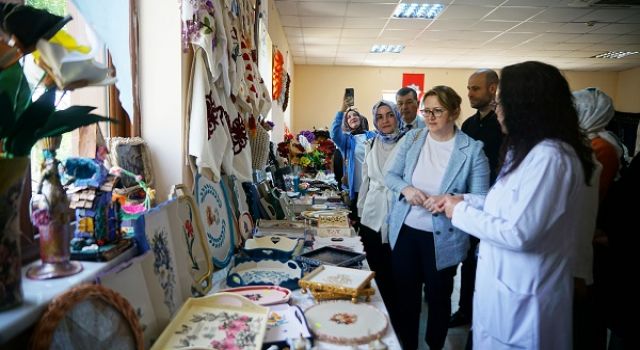 Büyükşehir, Kadınların El Emeği Ürünlerini Sergiyle Taçlandırdı