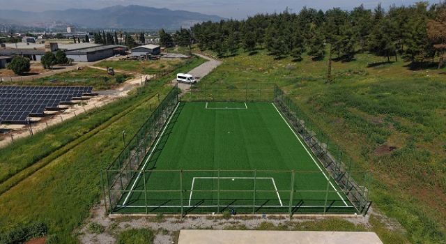 Büyükşehir, Yeşil Alanlardaki Halı Sahaları Yenilenen Yüzüyle Hizmete Sunuyor