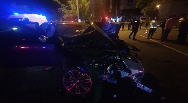 Kahramanmaraş’ta otomobil paramparça oldu