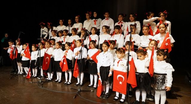 Minik Yüreklerden Dev Performans