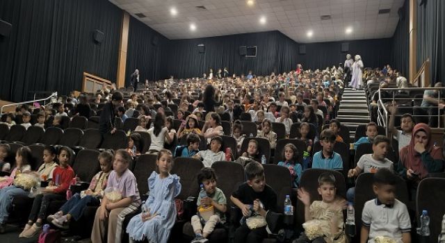 Onikişubat Belediyesi’nden kırsaldaki 1500 öğrenciye sinema hediyesi
