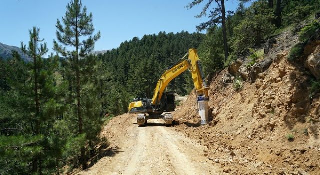 Büyükşehir, Göksun Kırsalında Ulaşım Altyapısını Güçlendiriyor