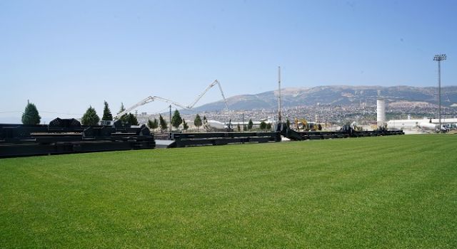 Yeni Futbol Sahasının Yapımı Büyük Bir Hızla Sürüyor