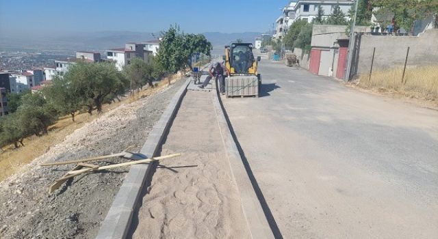 DULKADİROĞLU BELEDİYESİ’NDEN BALLICA MAHALLESİ’NE KALDIRIM DÜZENLEMESİ