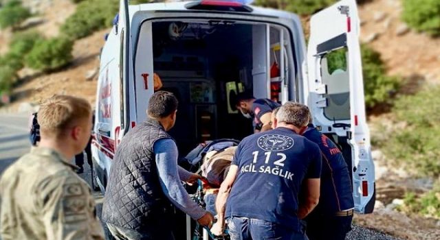 Kahramanmaraş’ta otomobil ile kamyonet çarpıştı: 1 ölü 2 yaralı