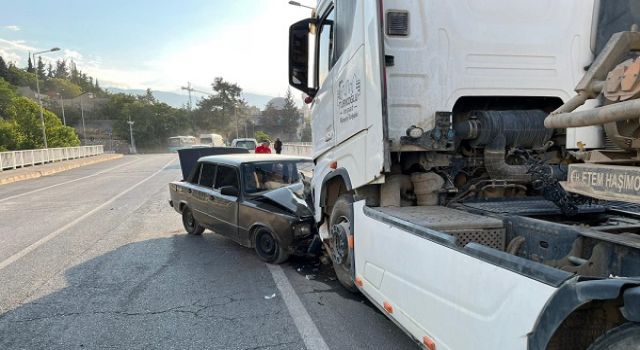 Kahramanmaraş’ta otomobil ile tır çarpıştı: 1 yaralı 