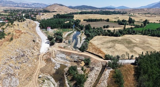 Büyükşehir’den Göksun’da Yarım Asırlık Köprünün Yerine Modern Bağlantı