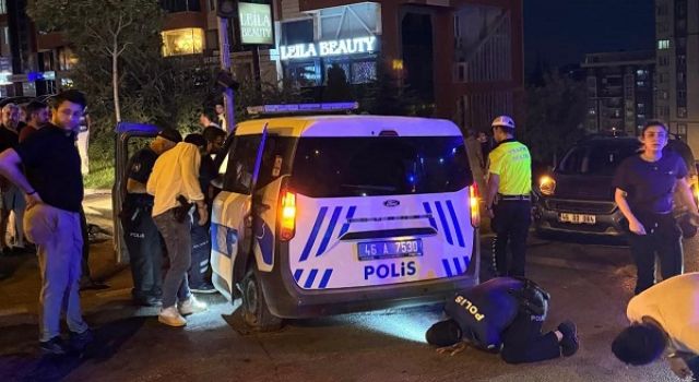 Polis aracı ile otomobil çarpıştı: 1 Polis Memuru ve 4 Kişi Yaralandı