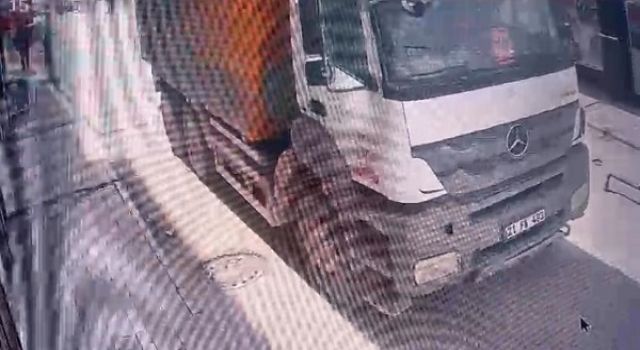 Yola Hafriyat Döken Kamyon Sürücüsüne 218 Bin Lira Ceza Kesildi