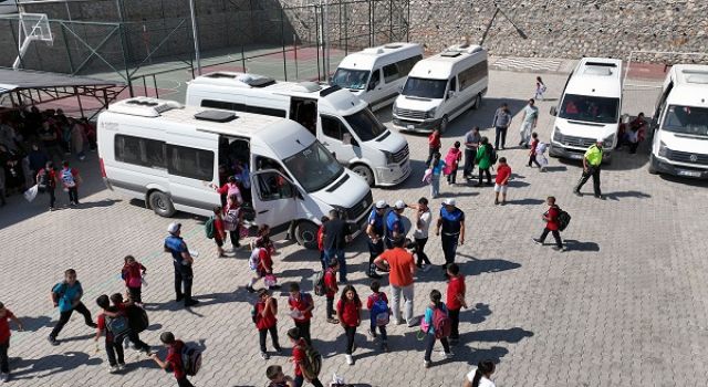 Büyükşehir Zabıtası Öğrenci Servislerini Denetledi