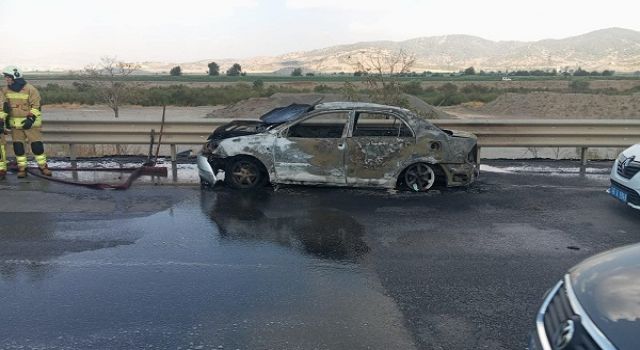 Kahramanmaraş’ta otomobil demir yığınına döndü