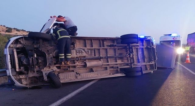 Kahramanmaraş’ta otoyolda minibüs devrildi: 1 yaralı 