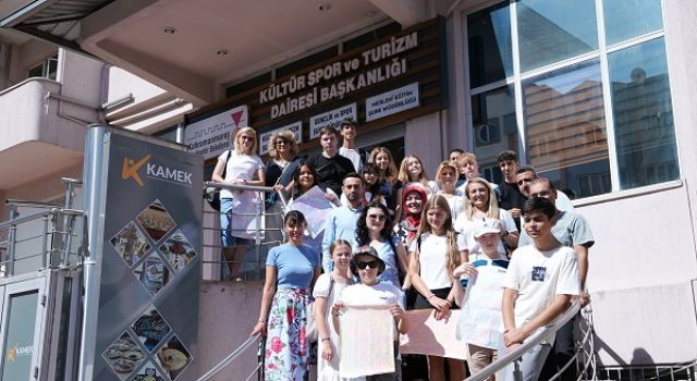 Erasmus Öğrencileri KAMEK’te Geleneksel Sanatlarla Tanıştı