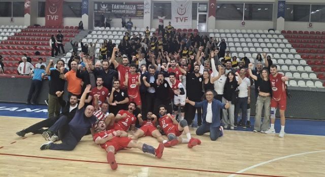 Erkekler Voleybol 1. Ligi'nde Onikişubat Belediyespor'dan Müthiş Geri Dönüş