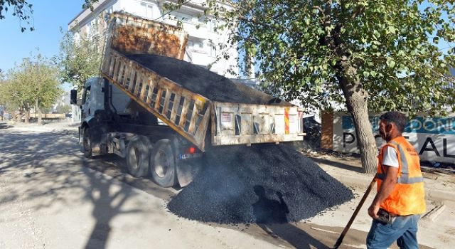 Mehmet Akif’te Altyapının Ardından Yol Onarımları Başladı