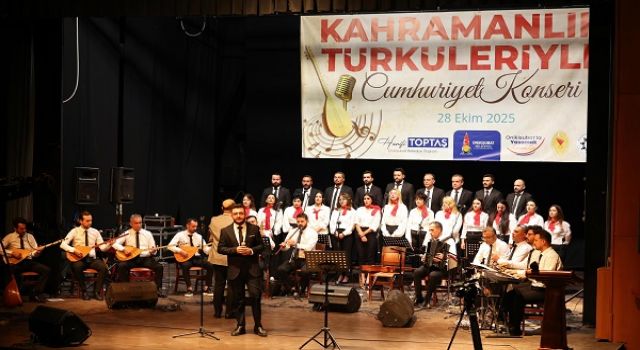 Onikişubat Belediyesi’nin Kahramanlık Türküleriyle Cumhuriyet Konseri’ne yoğun ilgi