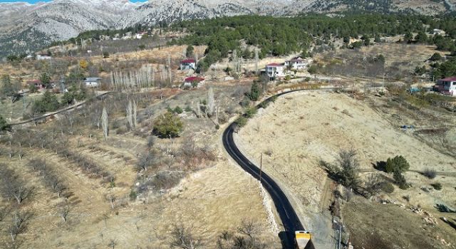 DULKADİROĞLU BELEDİYESİ KABASAKAL’DA SATHİ KAPLAMA ÇALIŞMALARINA HIZ VERDİ