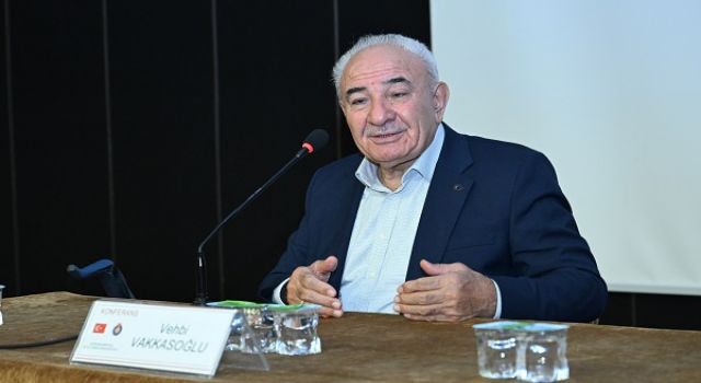 Vehbi Vakkasoğlu KSÜ’de “İrfan Geleceğimizin Bilinmeyenleri” Konulu Konferans Verdi