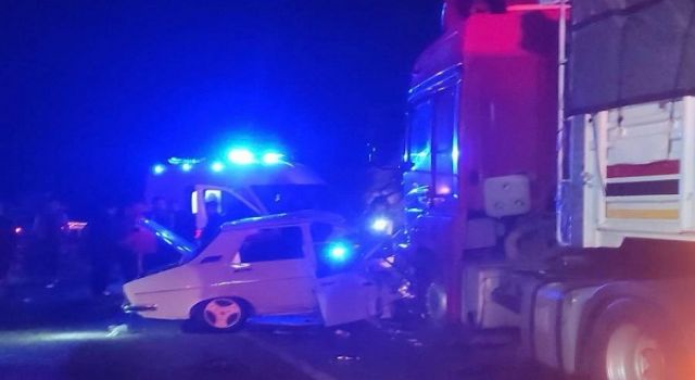 Andırın’da otomobil ile tır çarpıştı: 2 yaralı