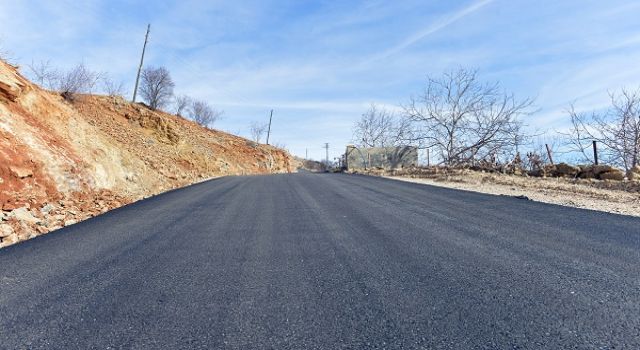 Büyükşehir, Çağlayancerit İstiklal Mahallesi’nde Asfalt Çalışmasını Tamamladı