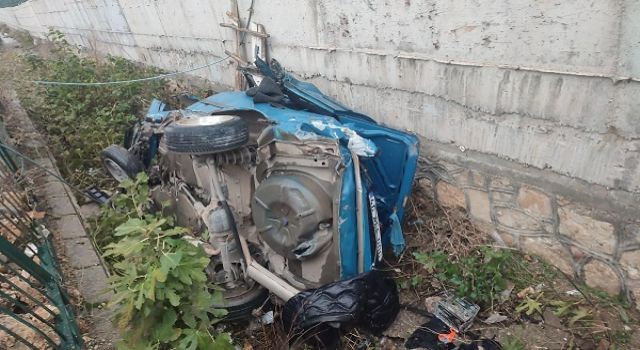 Kahramanmaraş’ta otomobil kanala uçtu: 3 yaralı