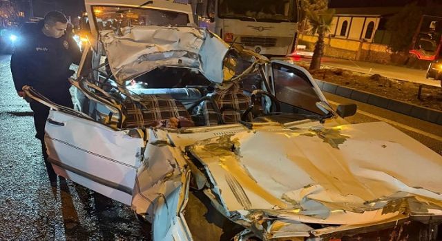 Kahramanmaraş’ta tıra arkadan çarpan otomobil paramparça oldu: 1 yaralı 