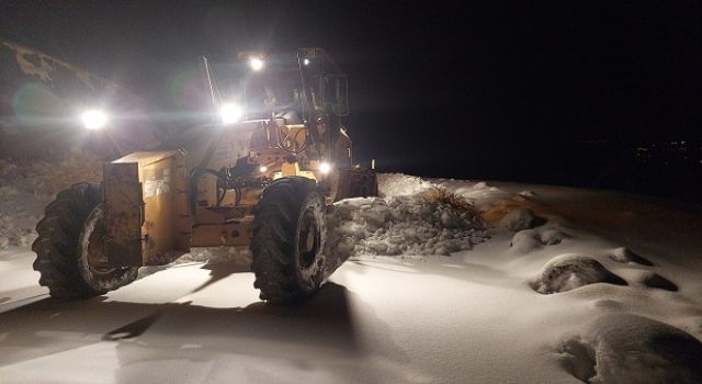 Büyükşehir, Kırsalda Karla Mücadelesini Kesintisiz Sürdürüyor