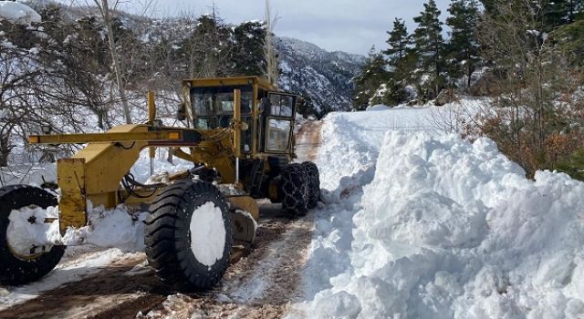 Büyükşehir Sahada; Karla Mücadelede Tam Kadro Mesai