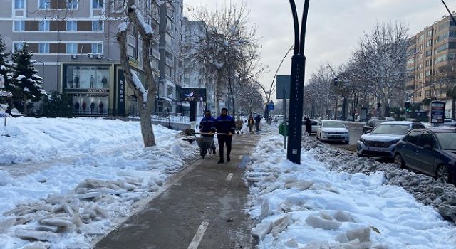 Büyükşehir’den Yaya Güvenliği İçin Kesintisiz Mesai