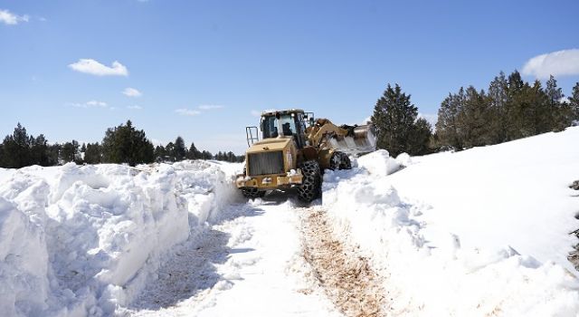 Büyükşehir’den Göksun Kırsalında Olumsuz Hava Koşullarıyla Etkin Mücadele