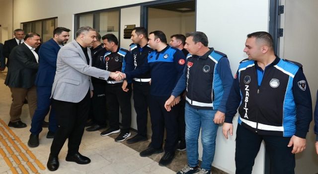 Başkan Toptaş, belediye personeliyle bayramlaştı