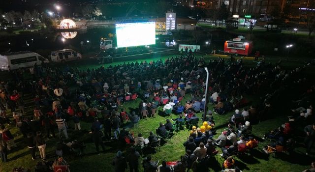 Bizim Çocukların Zaferini Büyükşehir Dev Ekrana Taşıdı