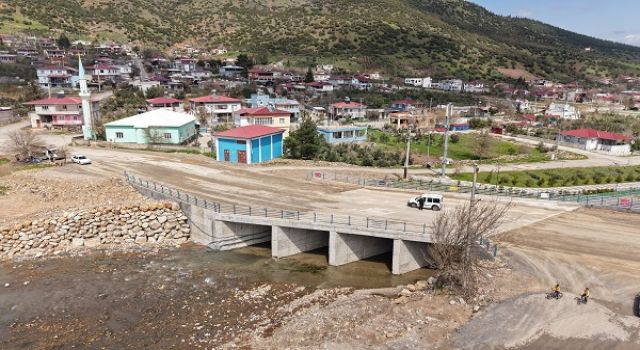 Büyükşehir, 10 Milyonluk Yatırımla Şekeroba’nın Yeni Köprüsünü Hizmete Sundu