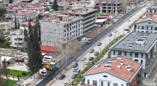 Büyükşehir, Kuddusi Baba Bulvarı’nda Asfalt Çalışmasını Sürdürüyor