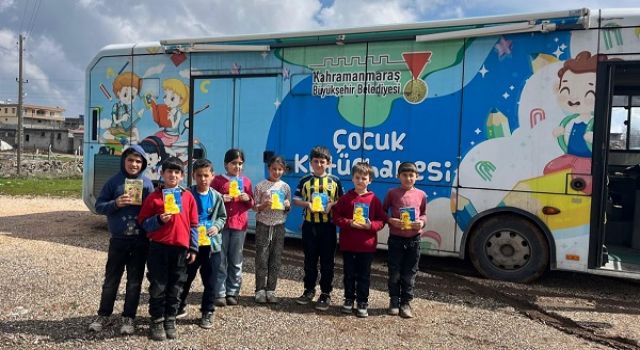 Büyükşehir’in Mobil Kütüphanesi Mart’ta Yüzlerce Çocuğa Ulaştı