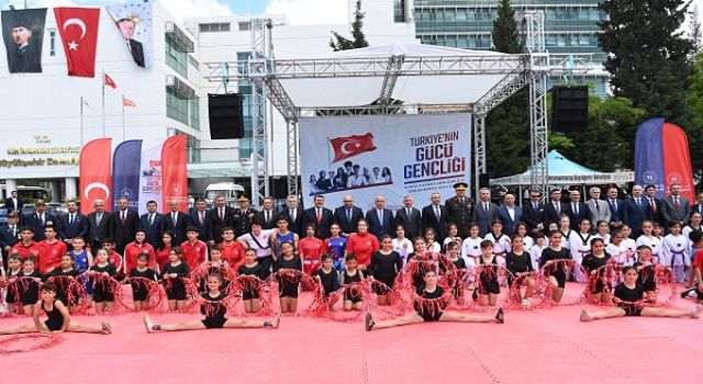 Atatürk’ü Anma, Gençlik ve Spor Bayramı, Milli İrade Meydanı’nda Coşkuyla Kutlandı