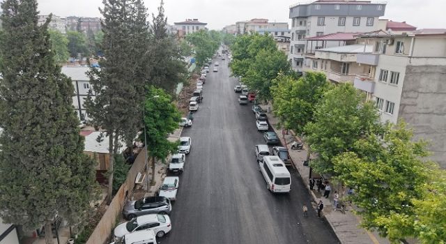 Büyükşehir, Cahit Zarifoğlu Caddesi’nin Asfaltını Baştan Uca Yeniledi