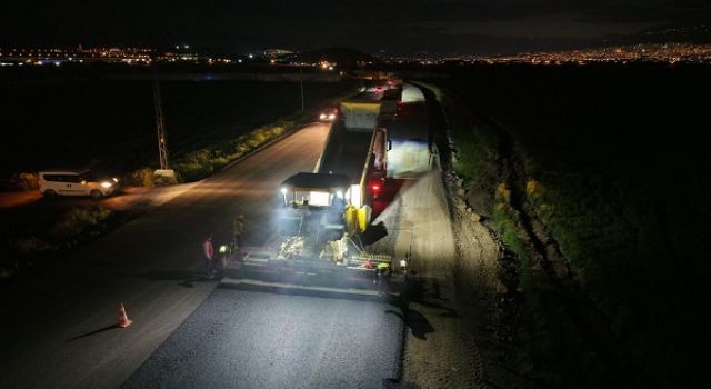 Büyükşehir’den Elmalar Yolunda Kesintisiz Asfalt Mesaisi