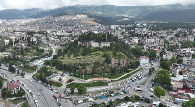 Tarihi Kalede Depremin İzleri Hızla Siliniyor