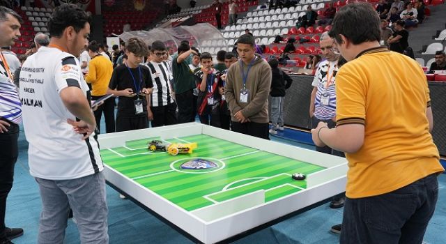 Teknoloji Tutkunu Gençler Robotik Festivalinde Buluştu